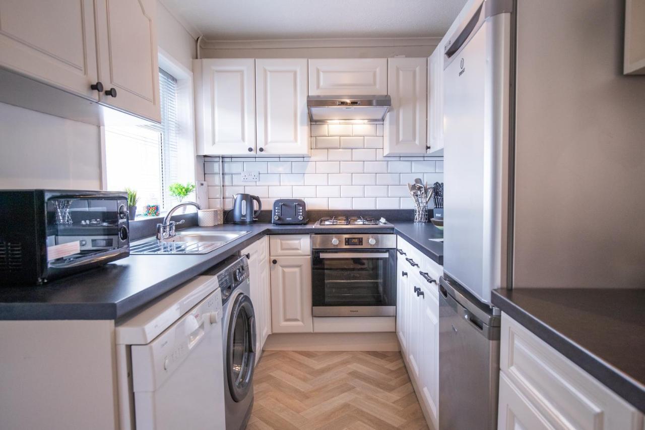 Saltbox Properties- Large!! 3 Bed, 3 Bath House, Parking, Fast Wifi, Town Centre Location! Sleeps 6 Ashby-de-la-Zouch Ngoại thất bức ảnh