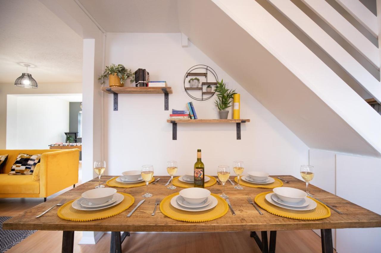 Saltbox Properties- Large!! 3 Bed, 3 Bath House, Parking, Fast Wifi, Town Centre Location! Sleeps 6 Ashby-de-la-Zouch Ngoại thất bức ảnh